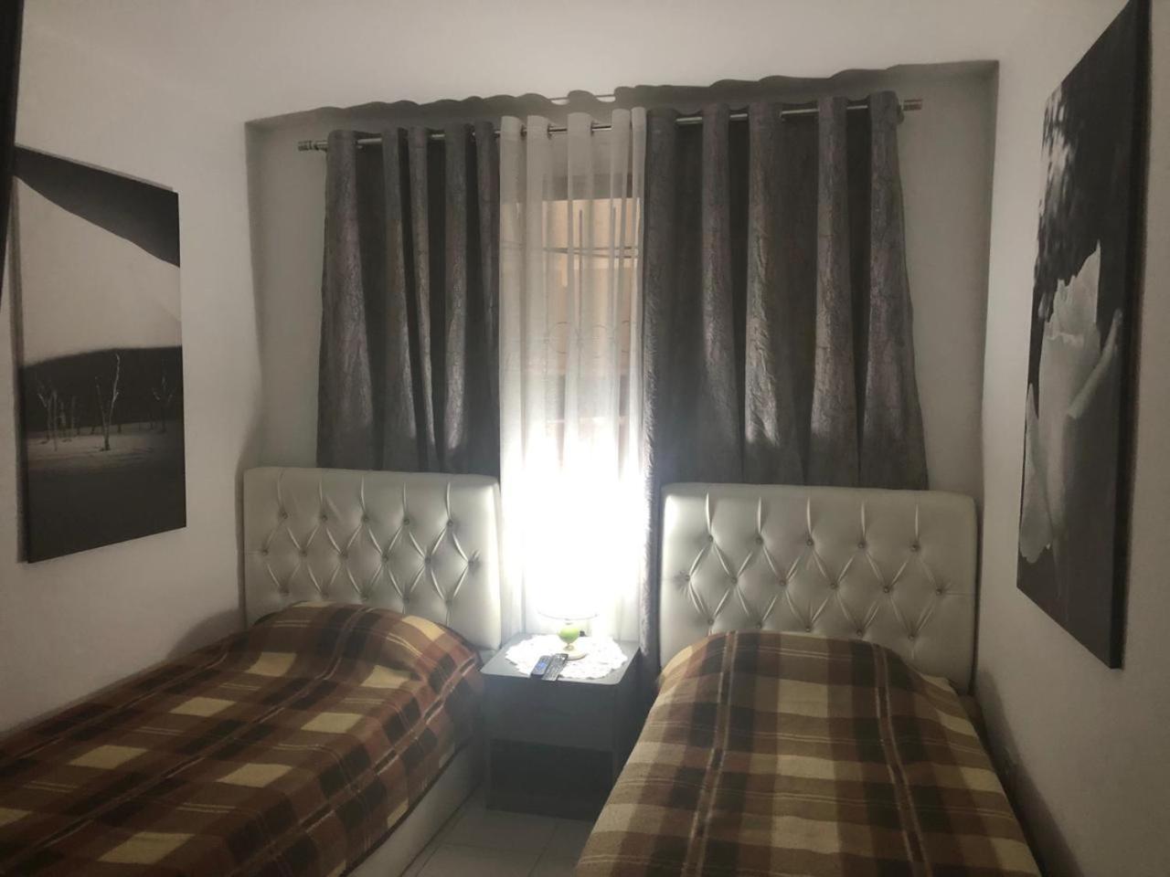 Cozzy Cottage, In Center Of Tirana Exteriör bild